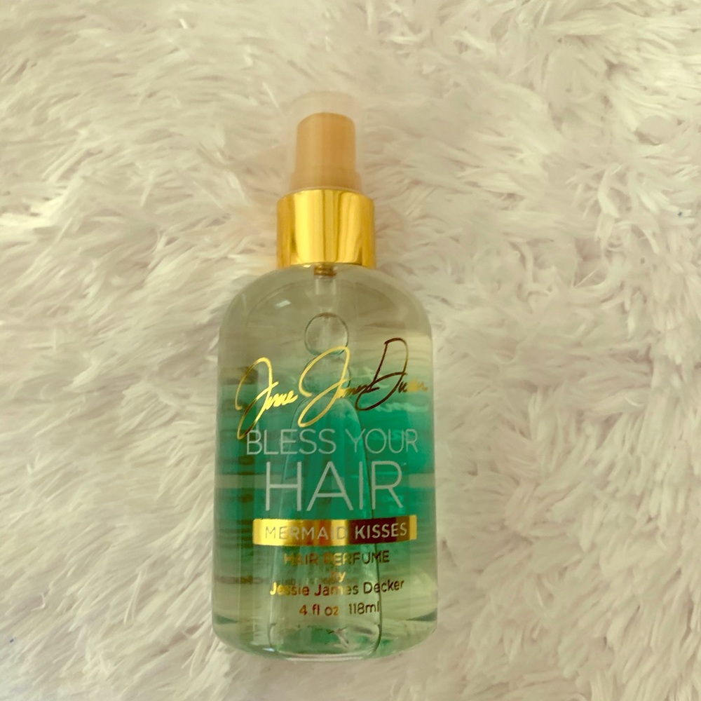 Jessie James Decker “Bless your Hair”